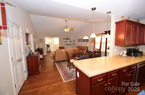 808 E Main St, Maiden, NC 28650 photo 5
