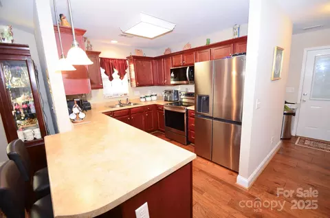 808 E Main St, Maiden, NC 28650 photo 6