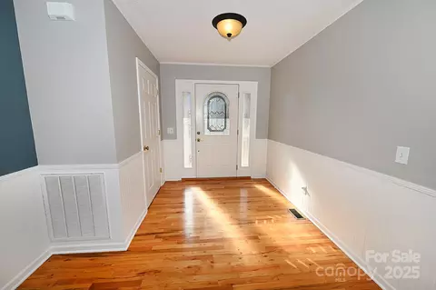 5455 Peaceful Ln, Granite Falls, NC 28630