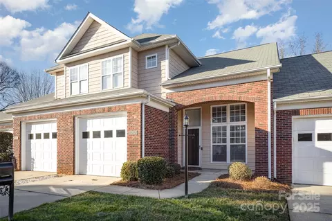 13217 Mint Lake Dr, Matthews, NC 28105