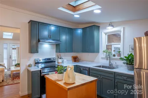 Kitchen - 403 Andante Ln, Brevard, NC 28712 photo 1 of 2