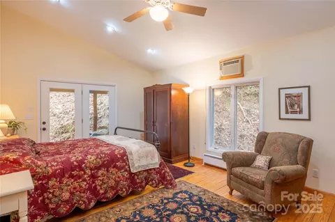 Bedroom - 403 Andante Ln, Brevard, NC 28712 photo 1 of 4