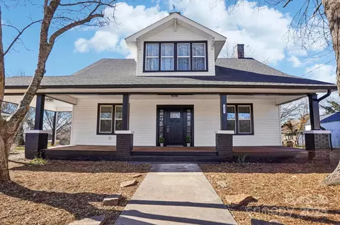 402 N Davis Ave, Newton, NC 28658