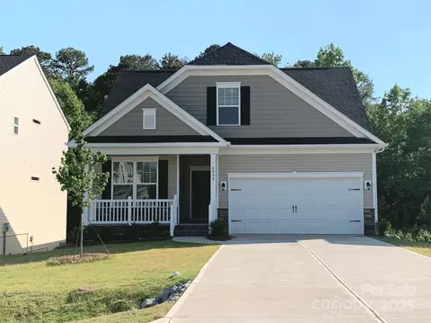 4042 Chelsea Dr, Denver, NC 28037