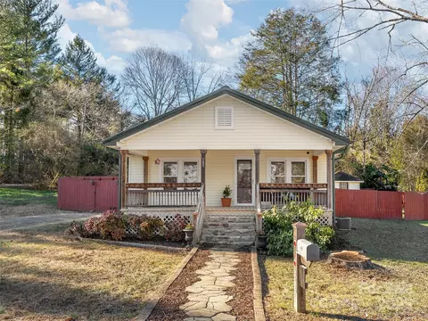 416 Newton Pl, Hendersonville, NC 28739