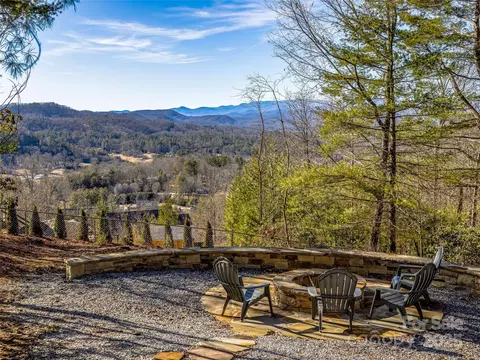 272 Deer Run, Hendersonville, NC 28739