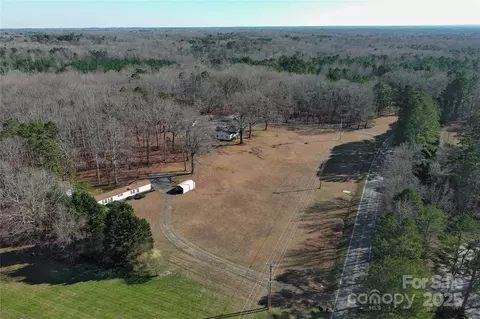 3009 Forest Lawn Dr, Matthews, NC 28104
