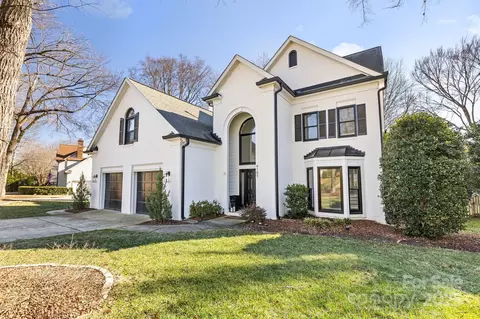 9103 Cameron Wood Dr, Charlotte, NC 28210