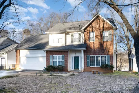 1009 Stinson Glen Ln, Charlotte, NC 28214