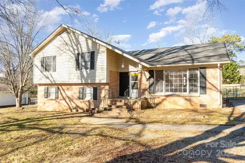 3401 Oak Tree Trl, Matthews, NC 28105