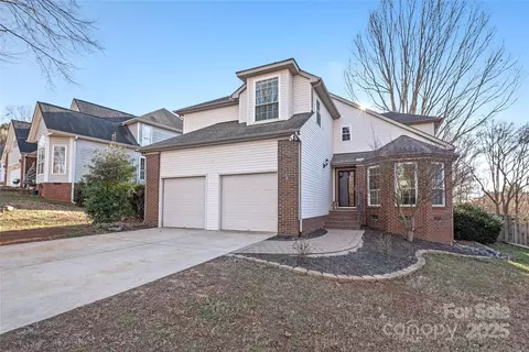 7407 Rock Island Rd, Charlotte, NC 28278