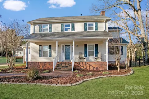 3501 Barrington Dr, Gastonia, NC 28056