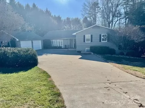 2035 2nd Nw St NW, Hickory, NC 28601