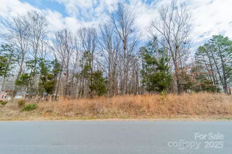 9228 Pinenoll Ln, Charlotte, NC 28215