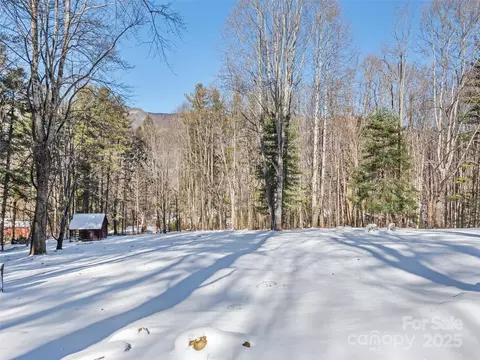 385 Timberlane Rd, Waynesville, NC 28786