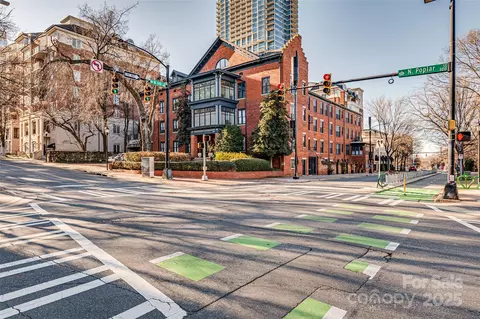 229 N Poplar 16 St #16, Charlotte, NC 28202