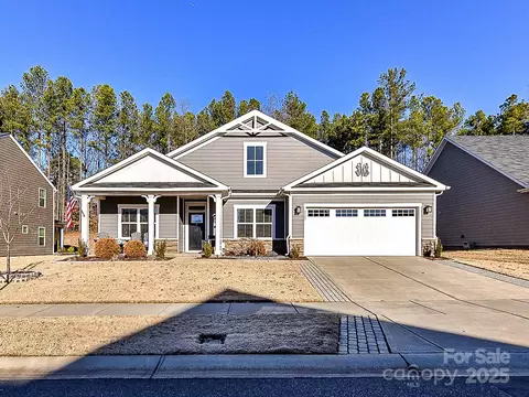 8825 Chapel Grove Crossing Dr, Huntersville, NC 28078