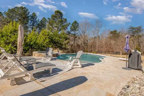 Exterior - 636 Bucks Quarry Ct, Fort Mill, SC 29708 photo 5 of 7