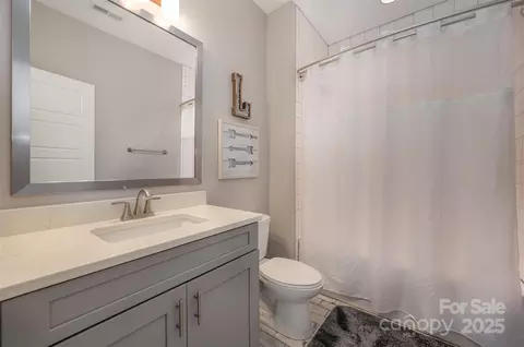 Bath - 636 Bucks Quarry Ct, Fort Mill, SC 29708 photo 4 of 5