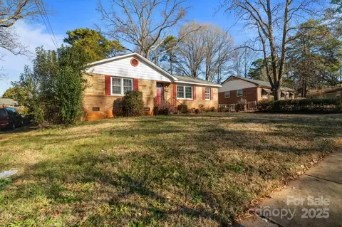 2816 Wedgefield Dr, Charlotte, NC 28208
