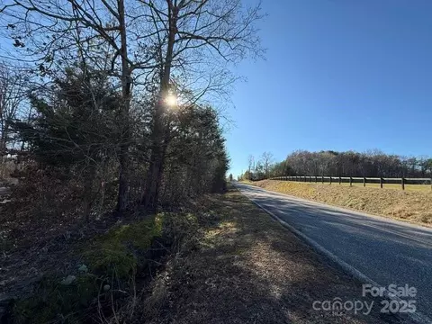000 Smith Waldrop Rd, Columbus, NC 28722