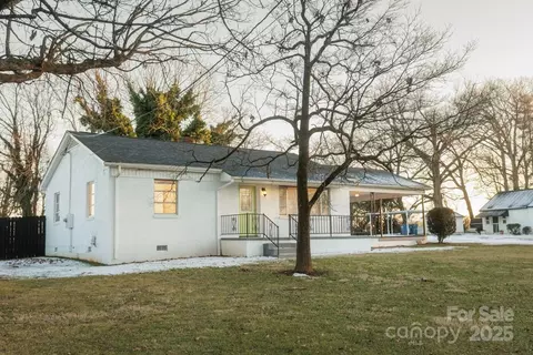 3069 W Main St, Claremont, NC 28610