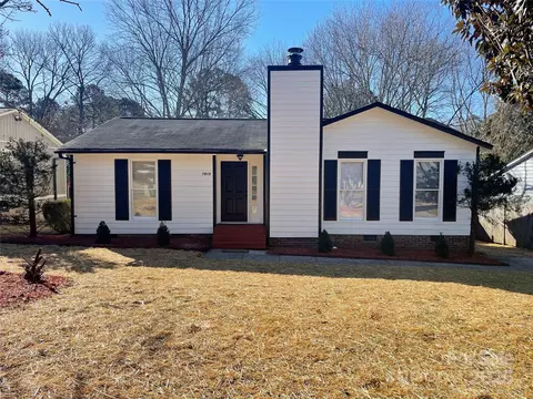7810 Heatherdale Ct, Charlotte, NC 28212