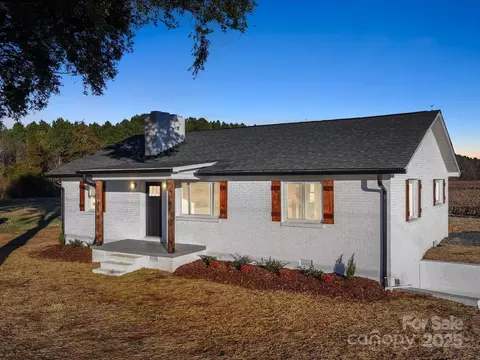 101 S Moose Rd, Mount Pleasant, NC 28124