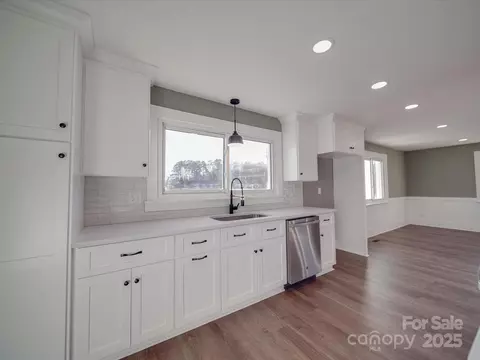 Kitchen - 101 S Moose Rd, Mount Pleasant, NC 28124 photo 4 of 5