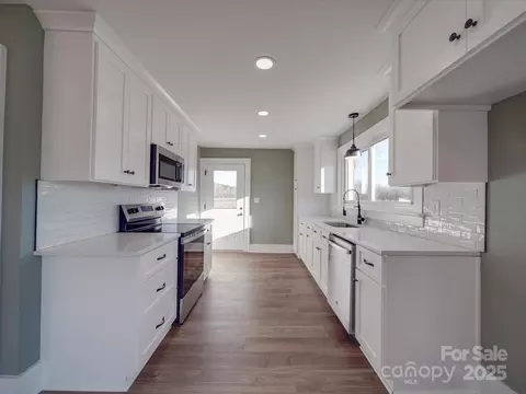 Kitchen - 101 S Moose Rd, Mount Pleasant, NC 28124 photo 1 of 5