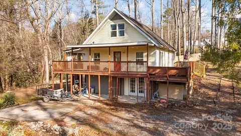 59 Rollins St, Hendersonville, NC 28792