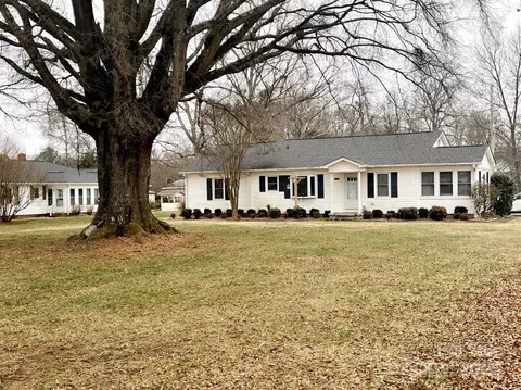 9915 Washam Potts Rd, Cornelius, NC 28031