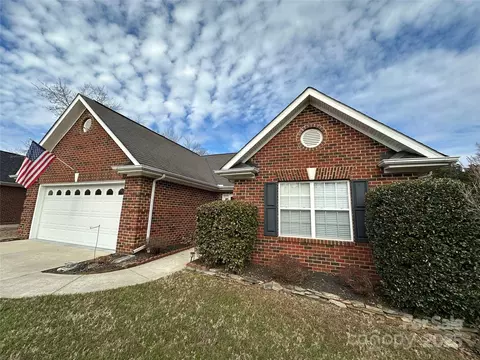 8423 Quail Hollow Dr, Harrisburg, NC 28075