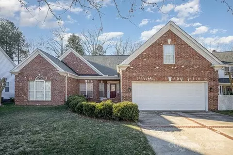 5914 Mayapple Ln, Charlotte, NC 28269