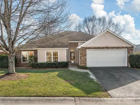 10 Slosman Dr, Asheville, NC 28806