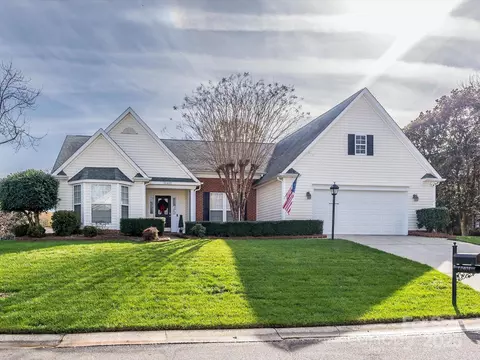 12401 Olde Mill Stream Ct, Charlotte, NC 28277