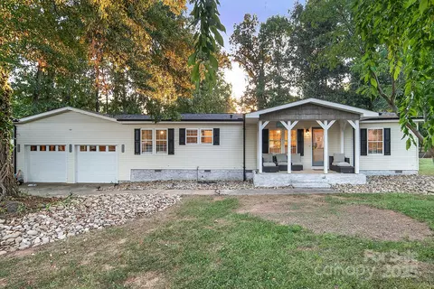 104 Dogwood Ln, Mount Gilead, NC 27306