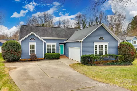 814 Water Wheel Ct, Charlotte, NC 28209
