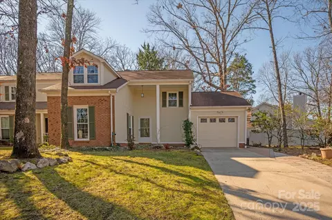 11108 Sevilla Ct, Charlotte, NC 28226