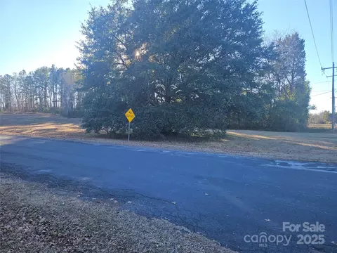 1118 Oakwood Dr, Chester, SC 29706