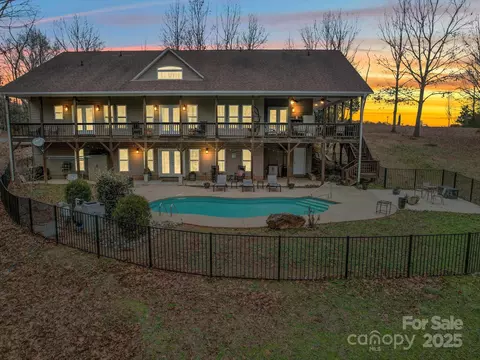 4022 Old Pageland Marshville Rd, Wingate, NC 28174