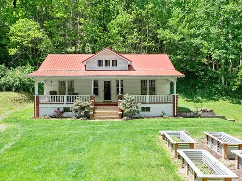 4685 Nc Hwy 197 Hwy, Green Mountain, NC 28740