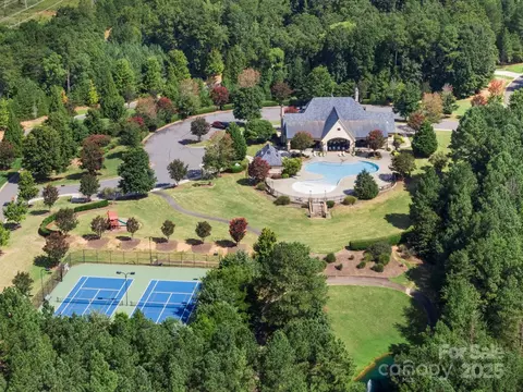 3001 Lake Pointe Dr, Belmont, NC 28012