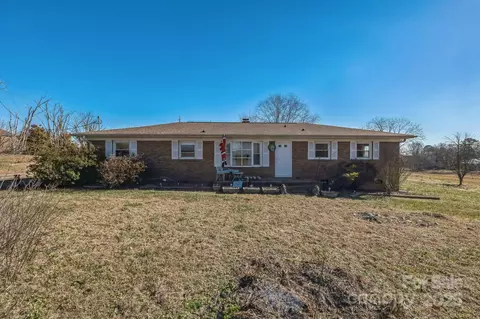 2829 Long Cir, Iron Station, NC 28080
