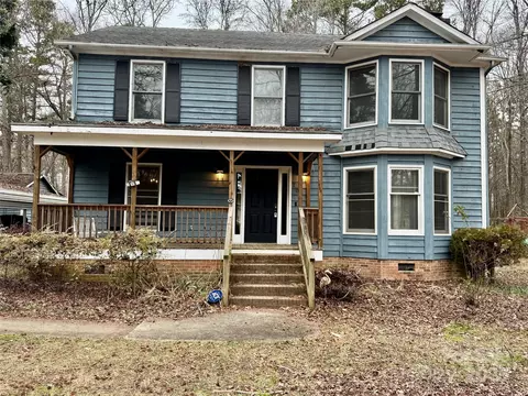 Exterior - 701 Victorian Ln, Monroe, NC 28112 photo 2 of 7