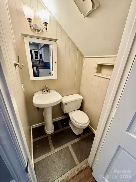 Bath - 701 Victorian Ln, Monroe, NC 28112 photo 2 of 2
