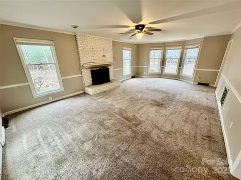 Living - 701 Victorian Ln, Monroe, NC 28112 photo 2 of 3
