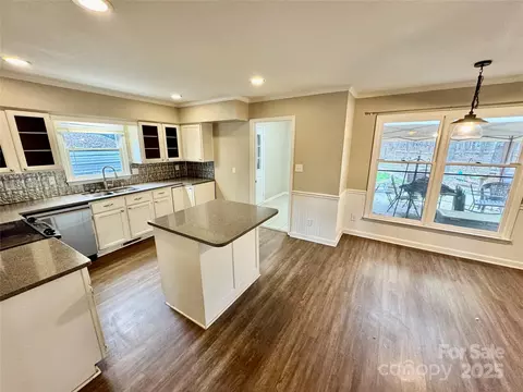 Kitchen - 701 Victorian Ln, Monroe, NC 28112 photo 2 of 5
