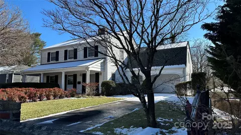 826 5th W Ave W, Hendersonville, NC 28739