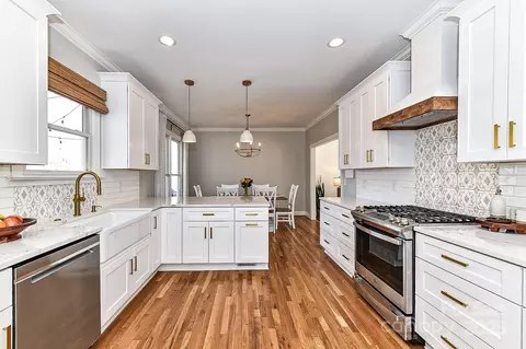 Kitchen - 137 Spencer St, Davidson, NC 28036 photo 2 of 6
